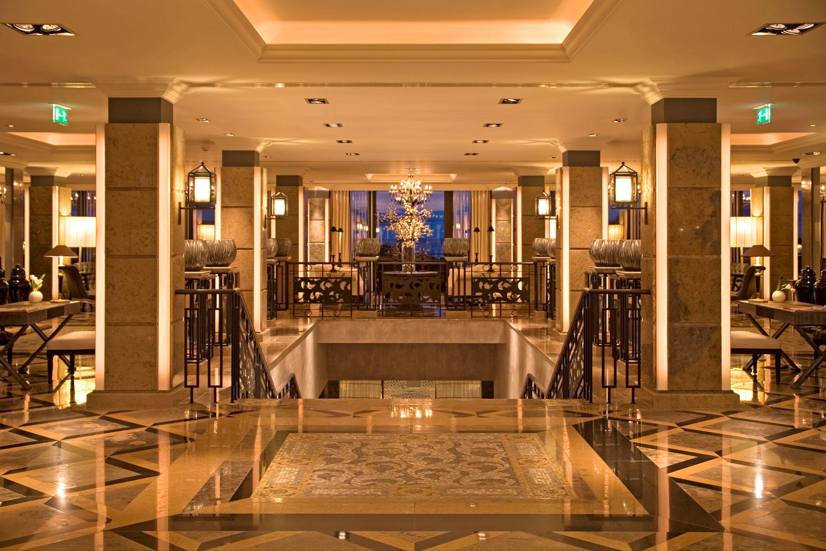 Grande Real Villa Itália Hotel&Spa Cascais Interno foto The lobby of the hotel