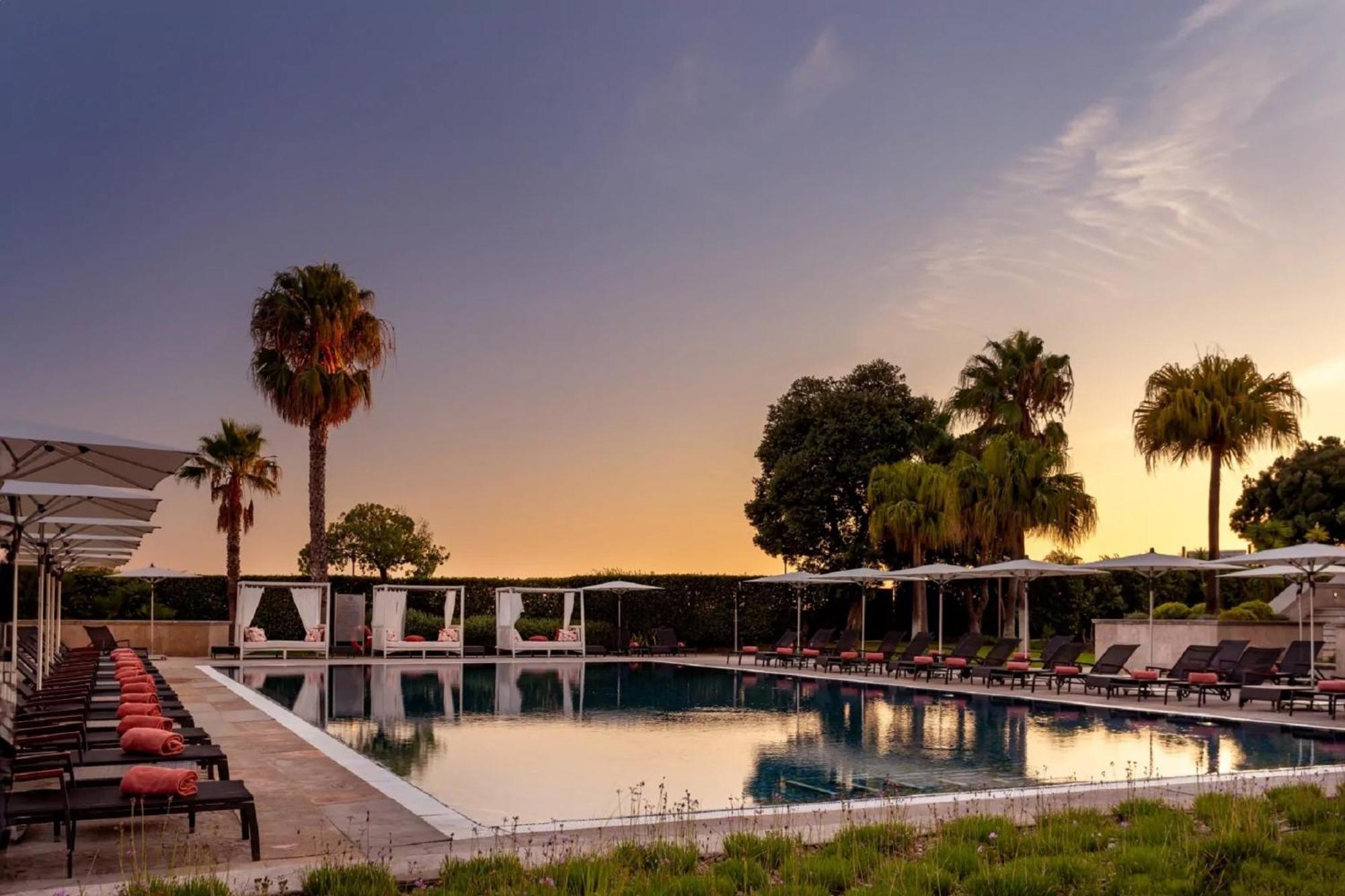 Grande Real Villa Itália Hotel&Spa Cascais Esterno foto The pool at the hotel