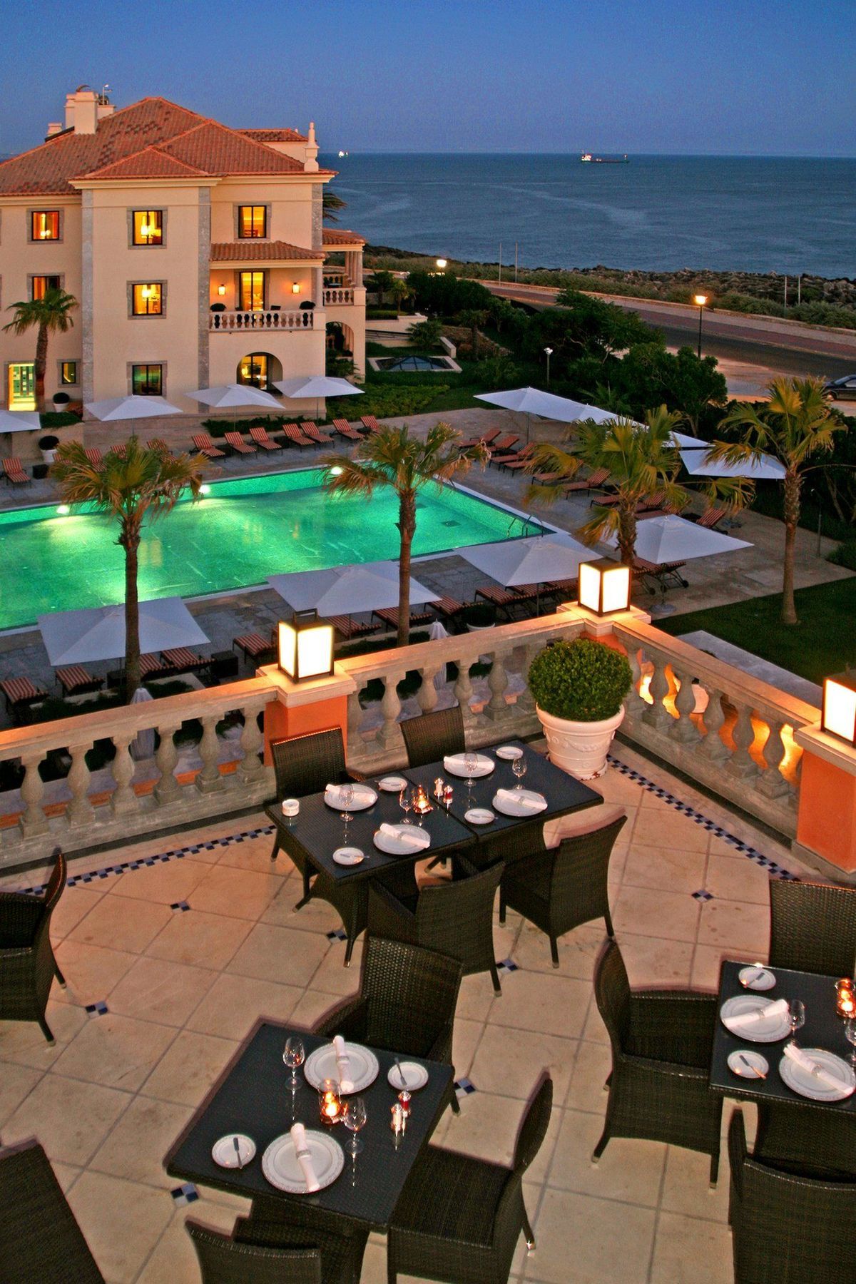 Grande Real Villa Itália Hotel&Spa Cascais Ristorante foto The pool at the hotel